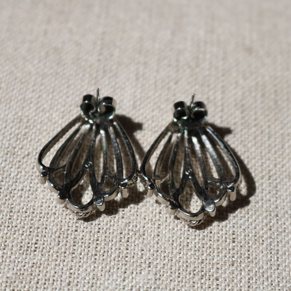 VINTAGE Silver Shell  (Pierced) - Picture 3 of 5